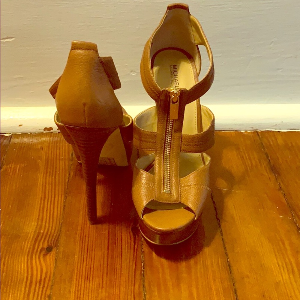 Micheal Kors Zip-up Heals